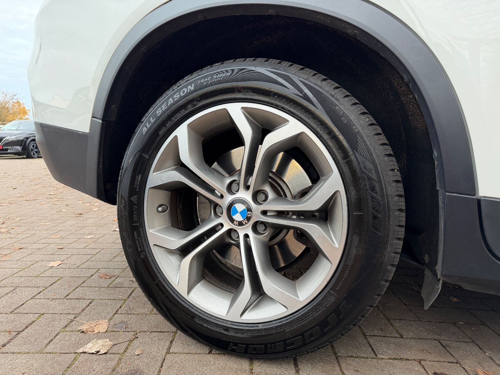 Fahrzeugabbildung BMW X4 xDrive 20 d xLine*BIXEN*TEILLEDER*PDC*NAVI*