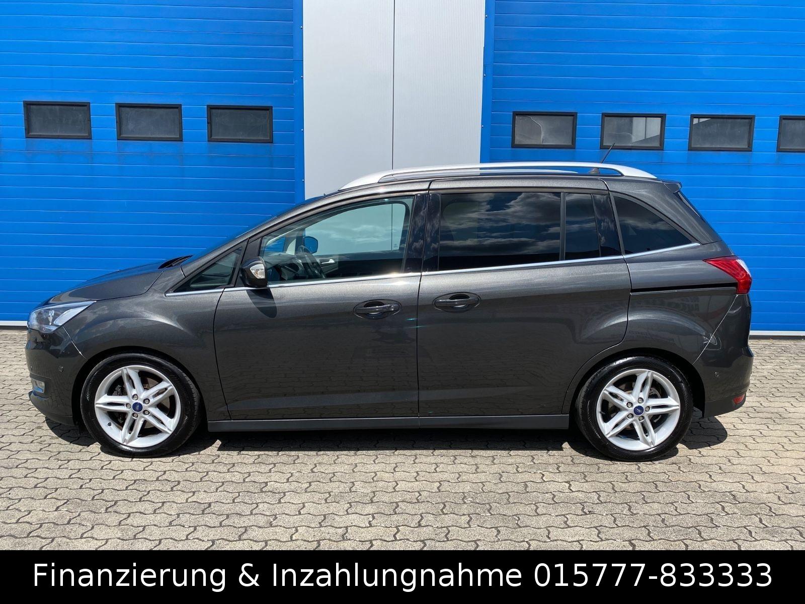 Ford Grand C-Max Titanium 7 Sitzer Xenon Kamera 8Fach