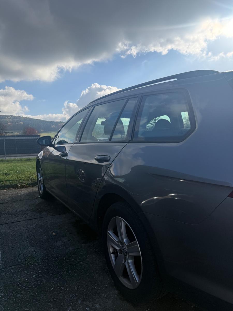 Volkswagen Golf 2015 — engine 1.598 cm³, 110 HP (81kW)