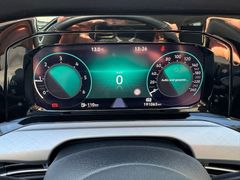 Fahrzeugabbildung Volkswagen Golf VIII Variant Life 2,0 TDI Navi Sitzh ACC