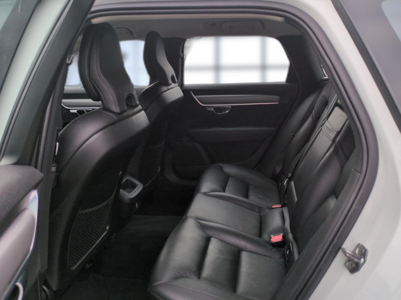 Volvo V90 Momentum Pro Bluetooth Navi LED Vollleder foto 15