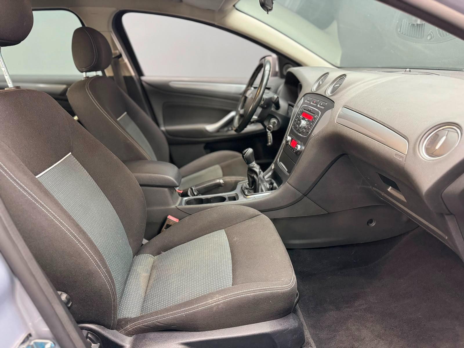 Ford Mondeo 2013 — photo 10