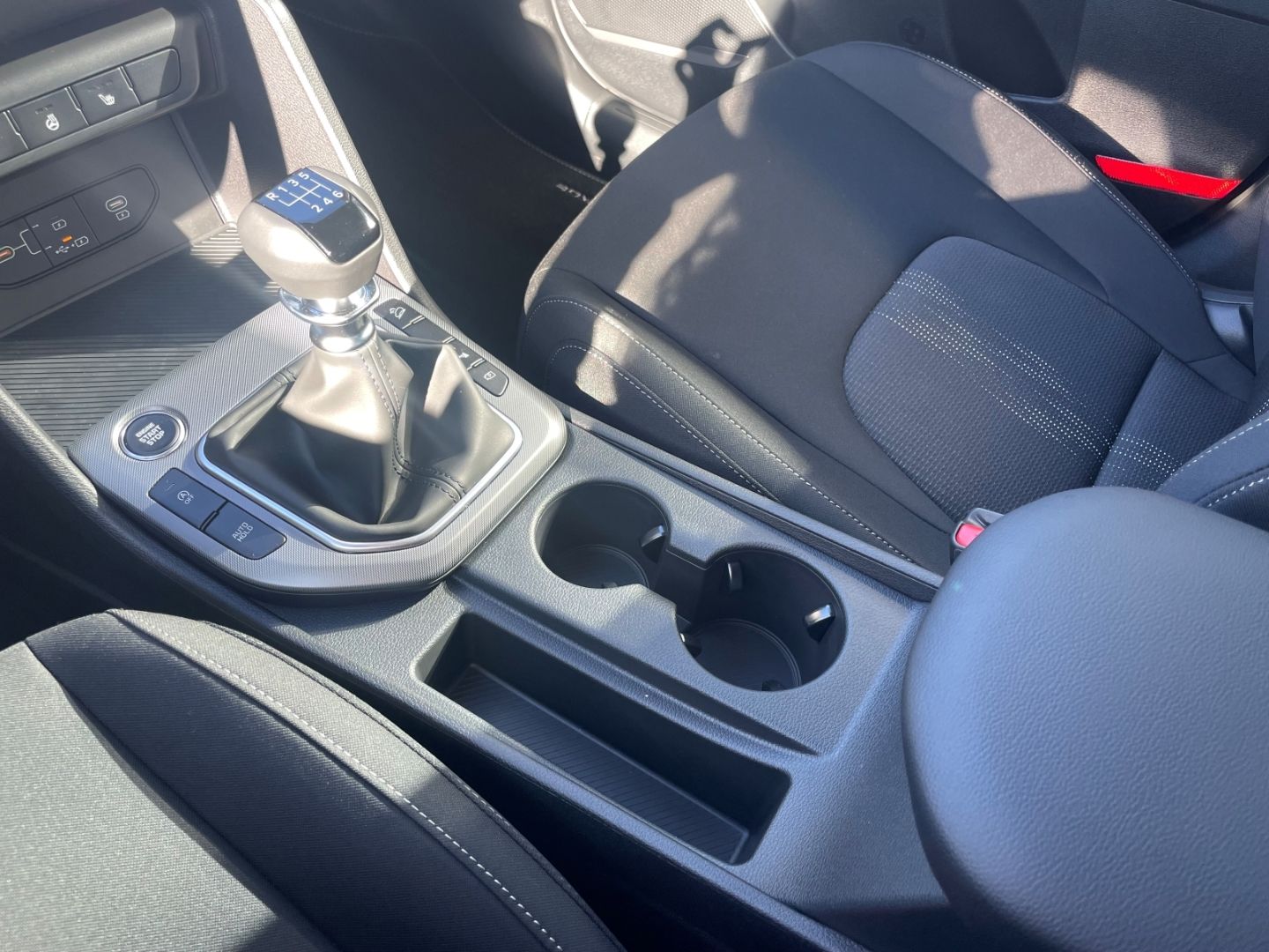 Fahrzeugabbildung Kia Sportage Vision Kamera SHZ vo/hi LED Navi DAB