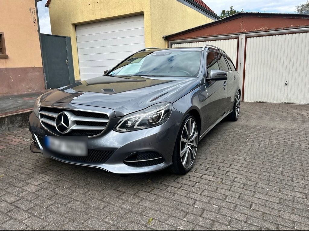 Image of Mercedes-Benz E 250