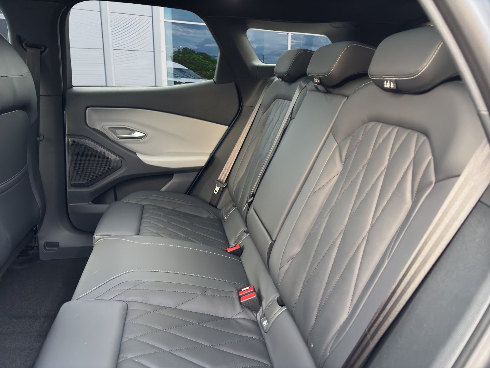 Fahrzeugabbildung Ford Explorer Premium RWD #Fahrerassistenz-Paket