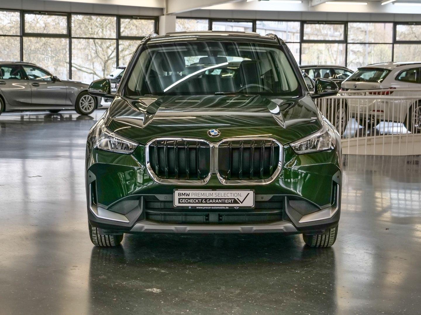 BMW X1 sDrive18d Aut Nav LED Pano Shz Parkass+RFK