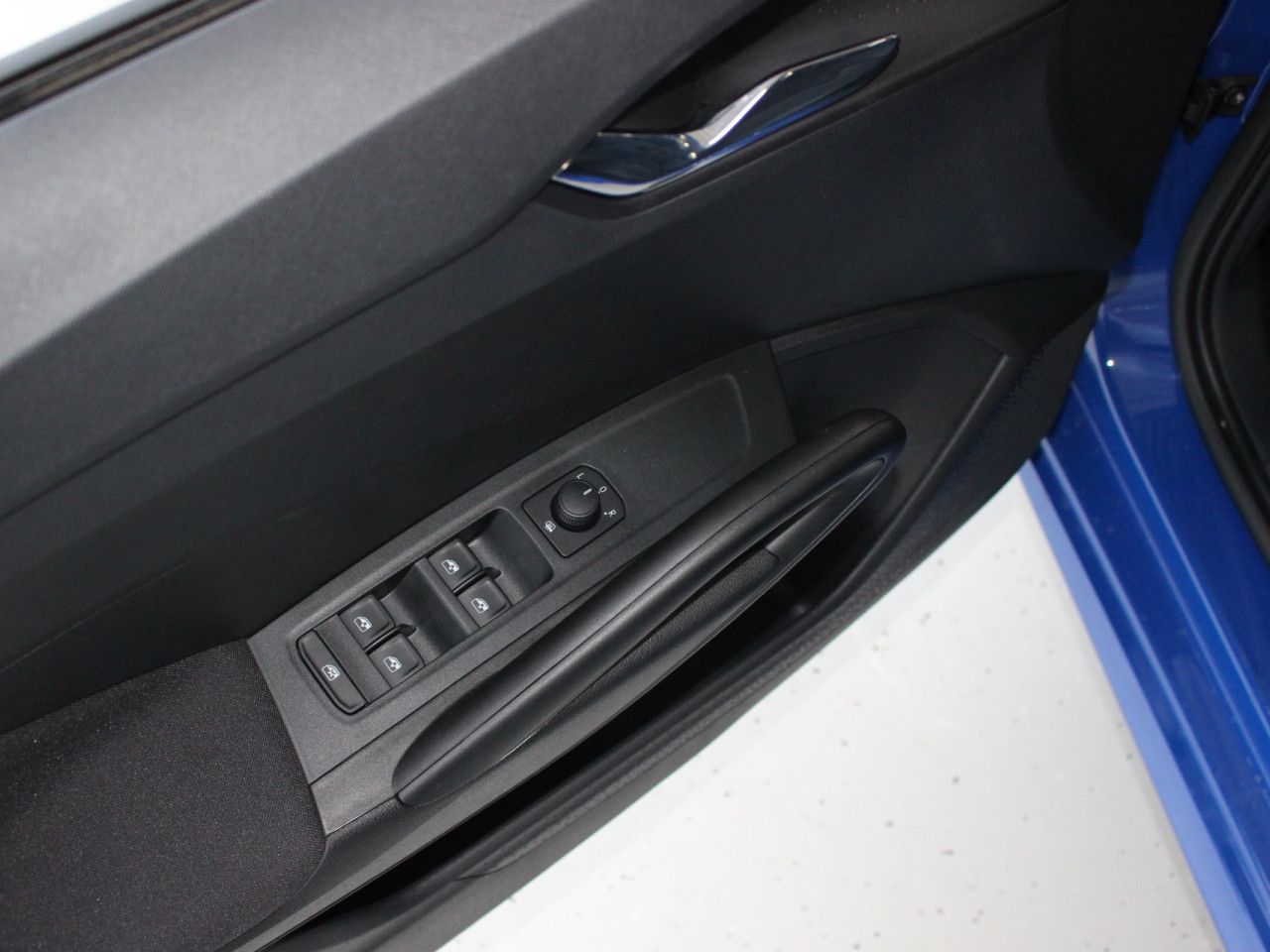 Fahrzeugabbildung SKODA Fabia 1.0 TSI Selection RFK/SHZ/APP/Keyless