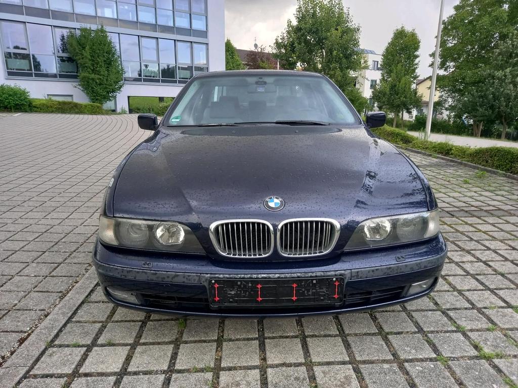 BMW 523