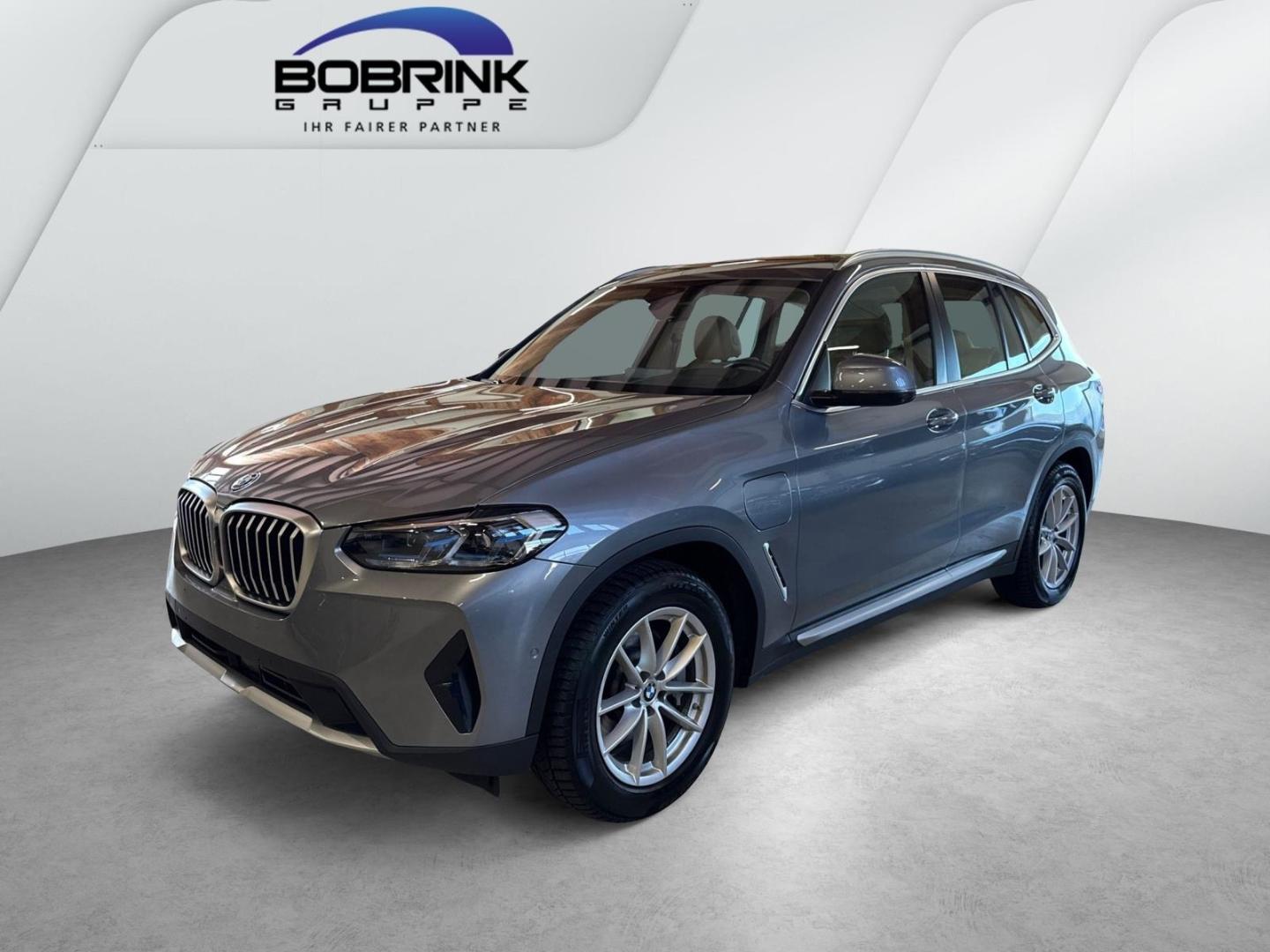BMW X3 xDrive30e Hybrid AHK Laser Pano Head-Up LR-Hz