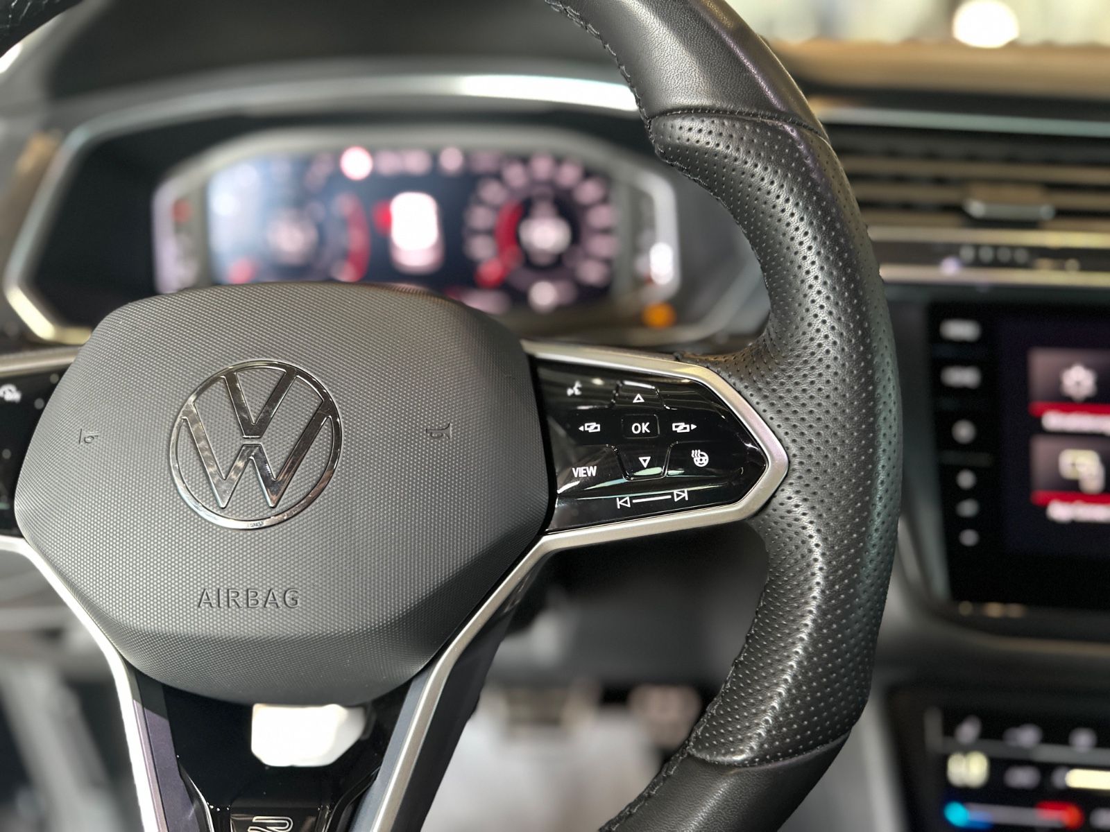 Volkswagen Tiguan Allspace R-LINE 4MOTION PANO KAMERA 7-Si foto 23