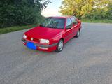 Volkswagen Vento 1.8 55kW GLX GLX - Volkswagen Vento: Gl