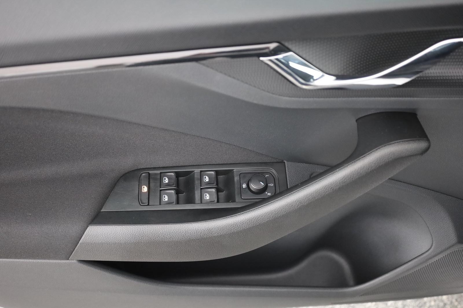 Skoda Scala 1.0 TSI DSG LED Kamera Sitzheizung DAB