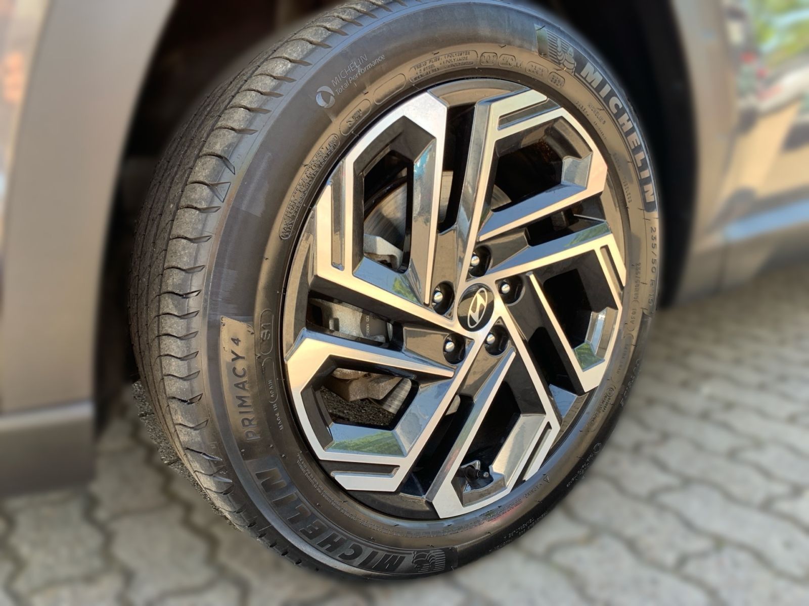 Fahrzeugabbildung Hyundai TUCSON 1.6 T-GDI 7-DCT Prime Hybrid