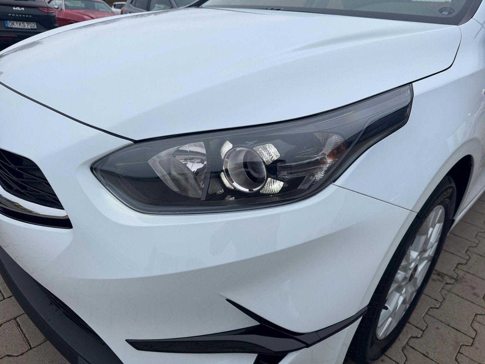 Fahrzeugabbildung Kia Ceed 1.0 T-GDI Vision Navi Kamera Allwetter