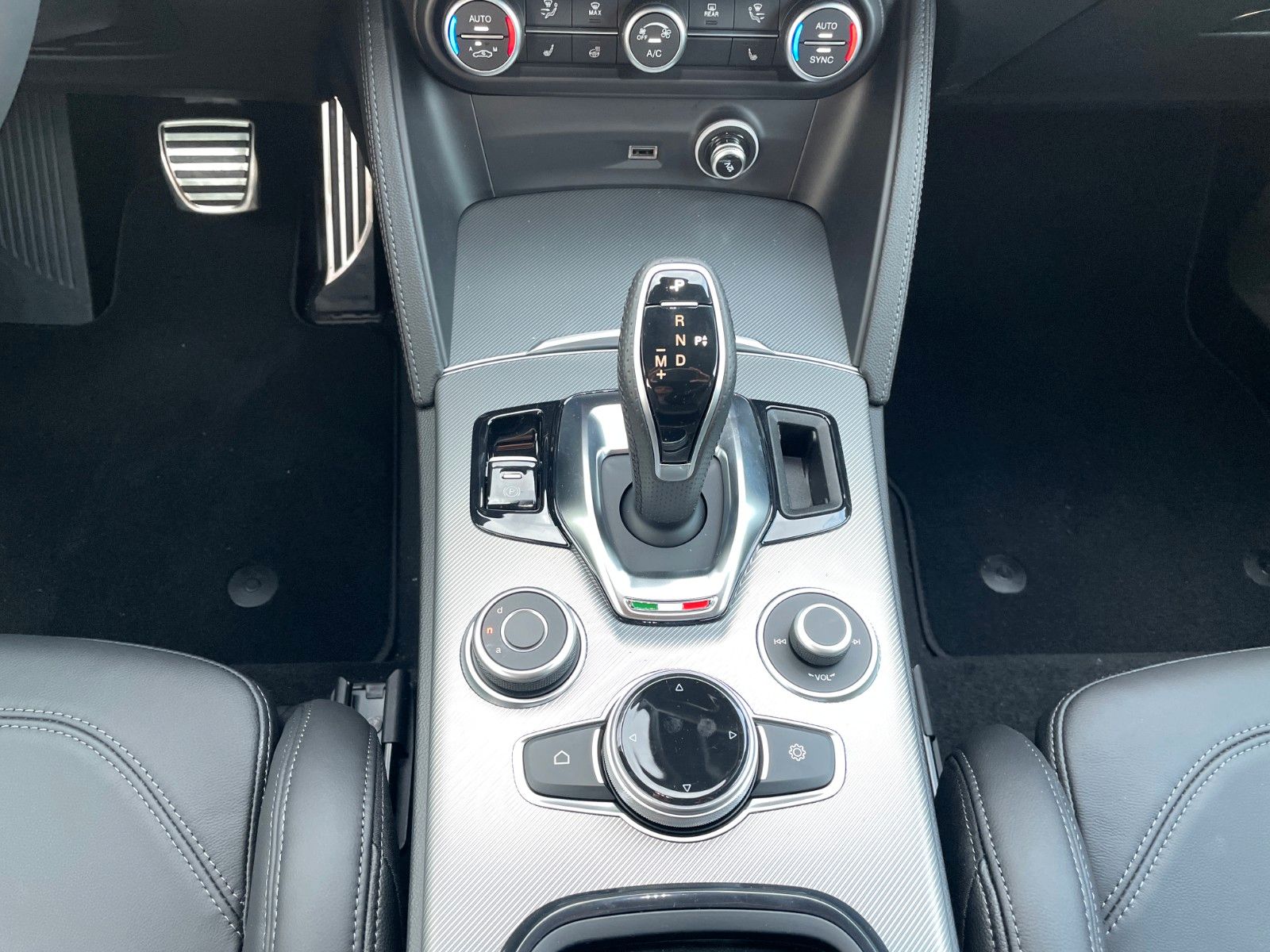 Alfa Romeo Stelvio - Bild 28