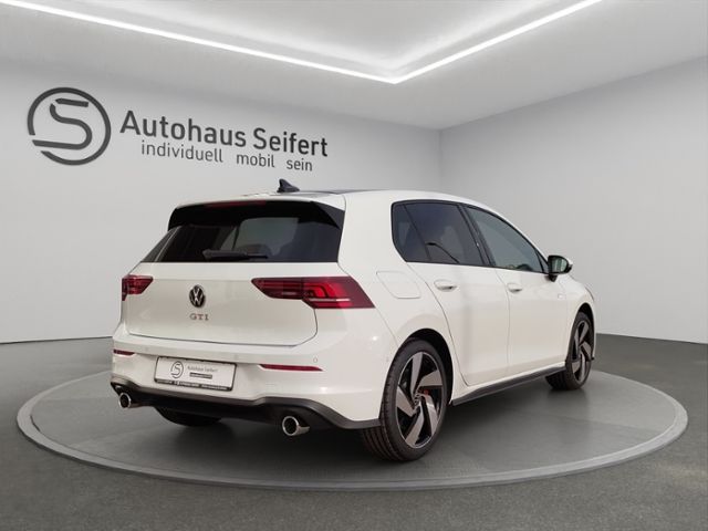 Volkswagen Golf VIII GTI 2.0 TSI 195 kW foto 5
