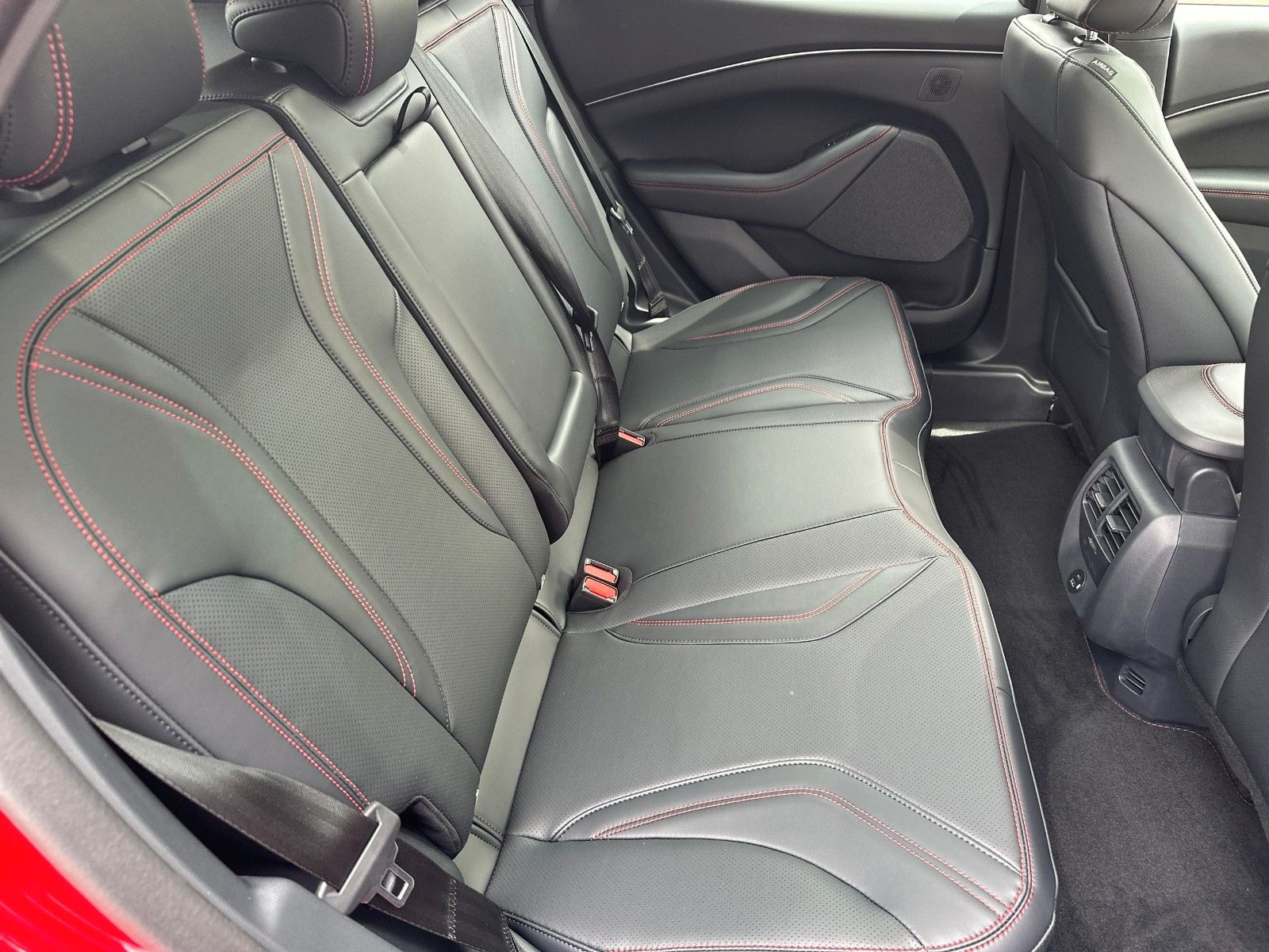 Fahrzeugabbildung Ford Mustang Mach-E Premium AWD