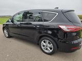 Ford S-Max 2.5 Titanium m. Panoramadach - Ford S-Max Titanium mit Hybrid-Antrieb (Benzin/Elektro)