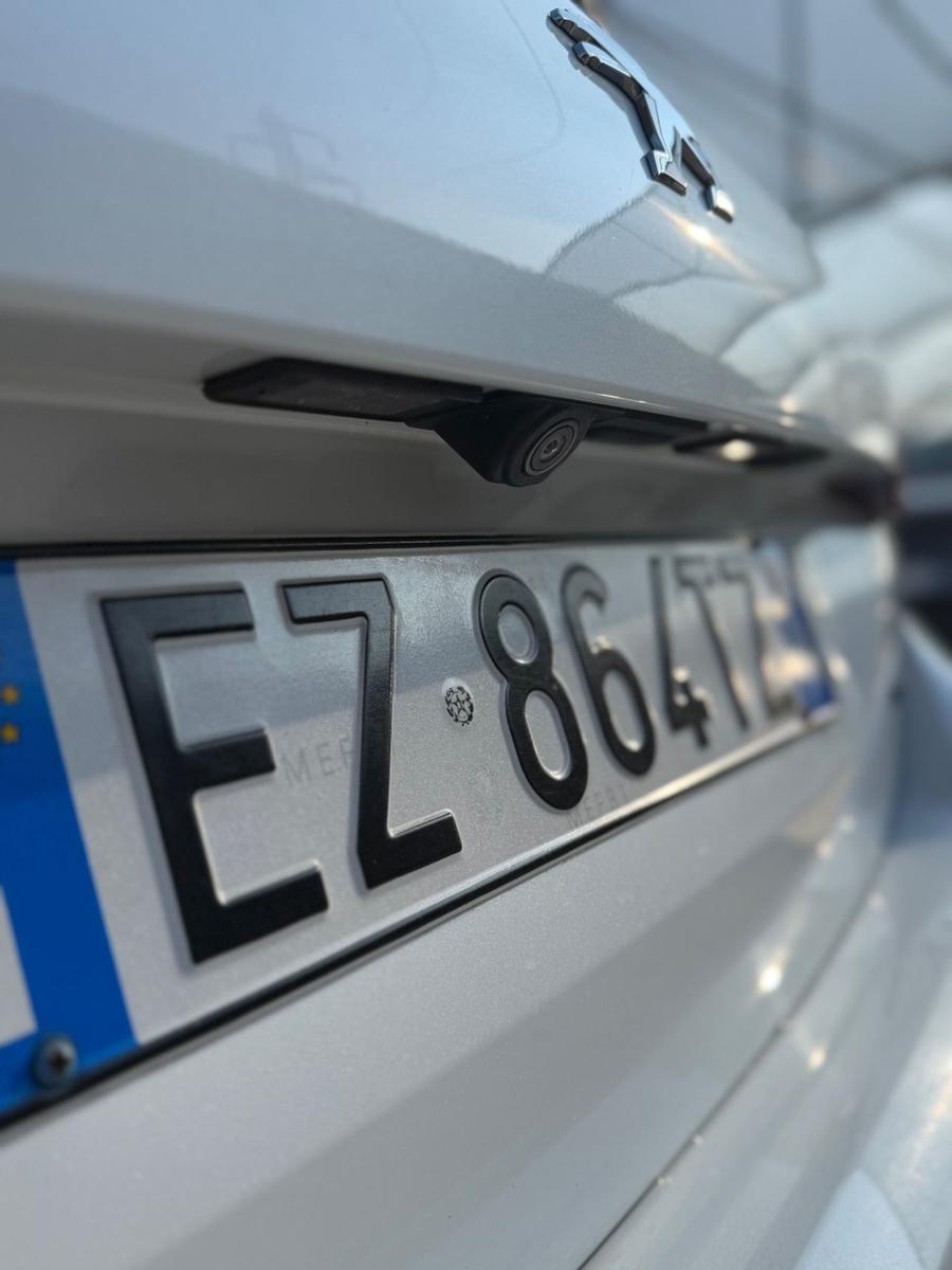Peugeot 308 2015 — фото 11