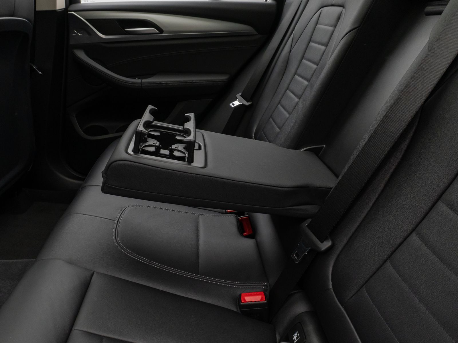 Fahrzeugabbildung BMW X3 xD20d Panorama Kamera DAB HiFi Komfort Alarm