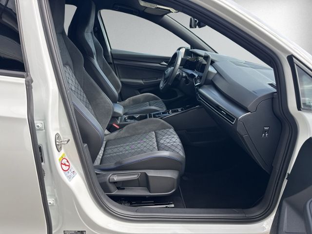 Golf 2.0 TDI DSG R-LINE AHK+LED+NAVI.+KAMERA+ACC