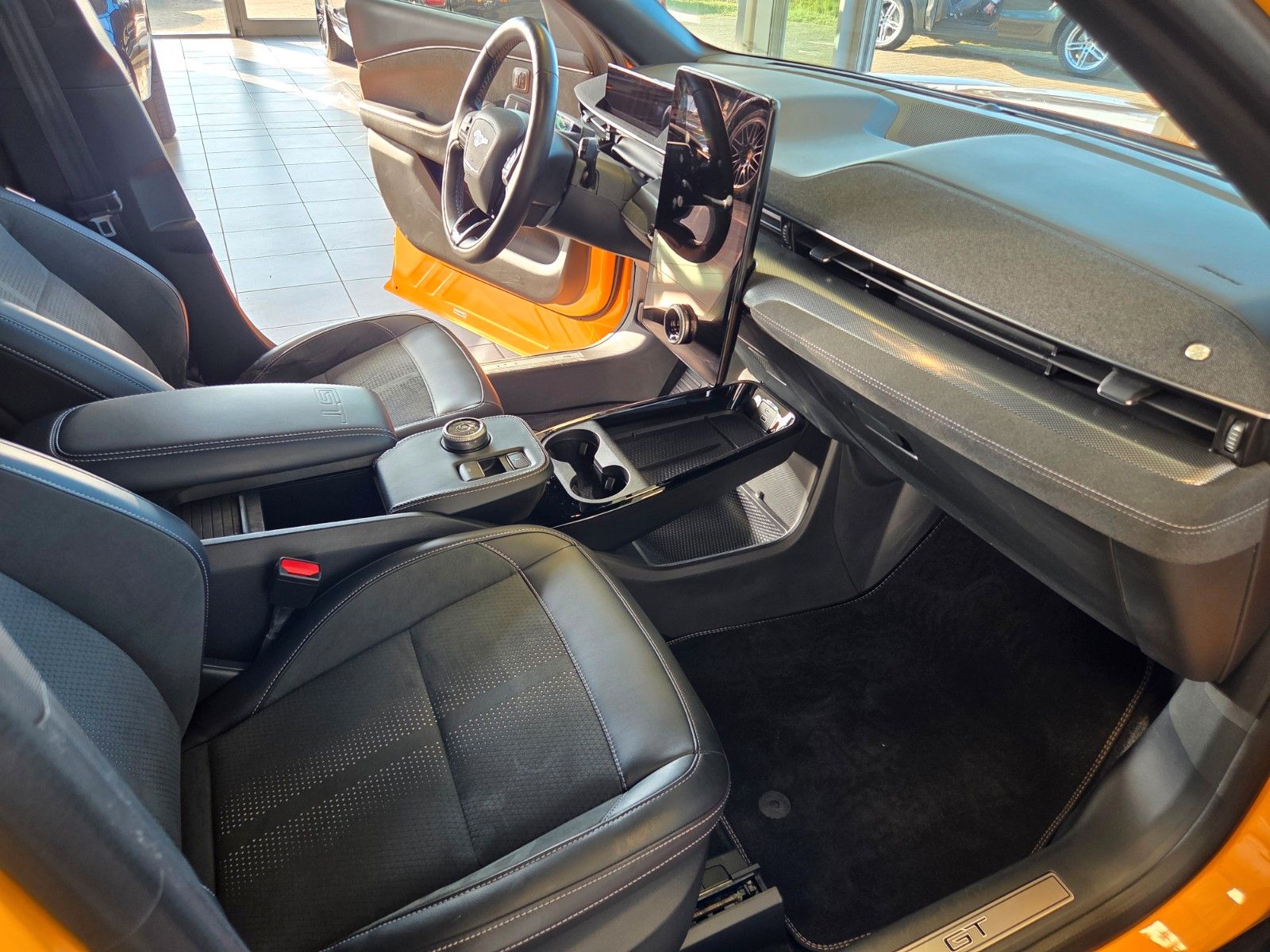 Fahrzeugabbildung Ford Mustang Mach-E GT AWD