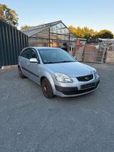 Kia Rio 1.4  TÜV NEU  8.Fachbereift 2. Hand - gebrauchte Kia Rio aus dem Jahr 2007