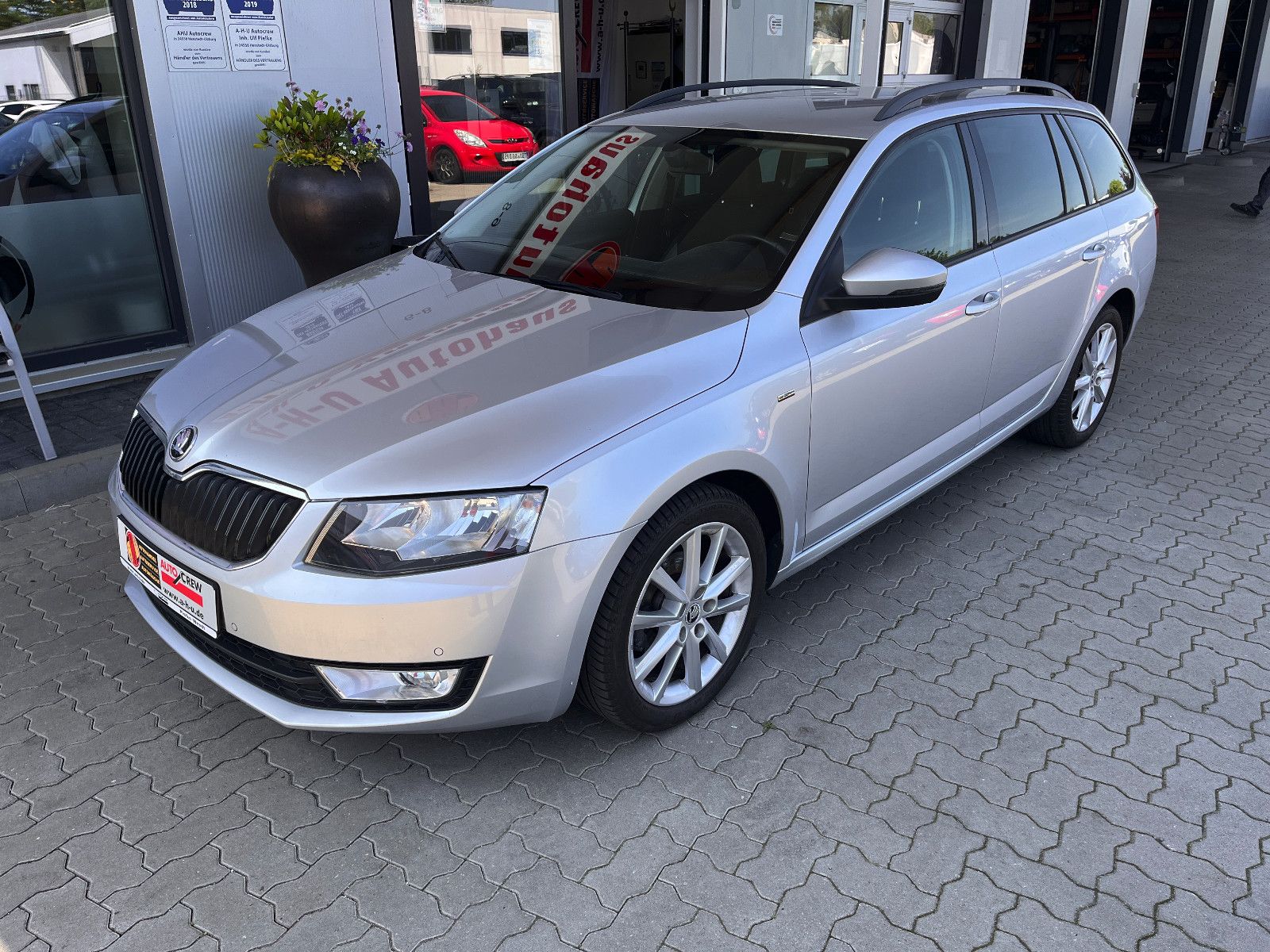Fahrzeugabbildung SKODA Octavia Combi Joy