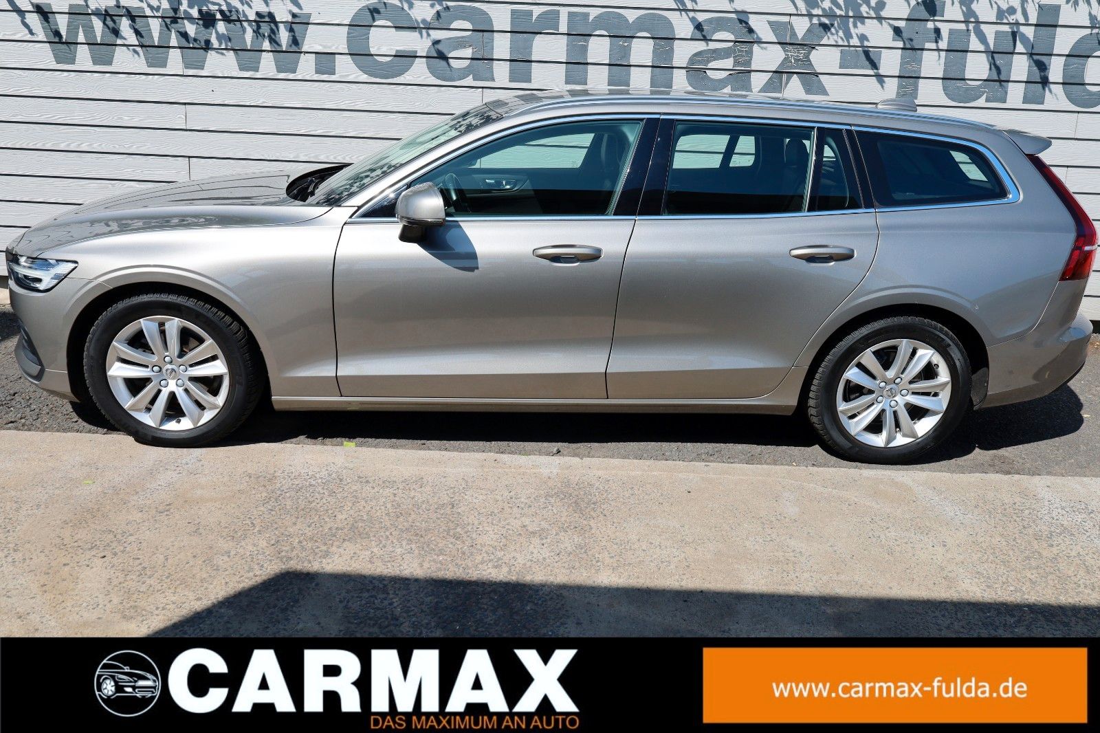 Fahrzeugabbildung Volvo V60 Kombi Momentum Pro T.Leder,Navi,LED,AppleCar