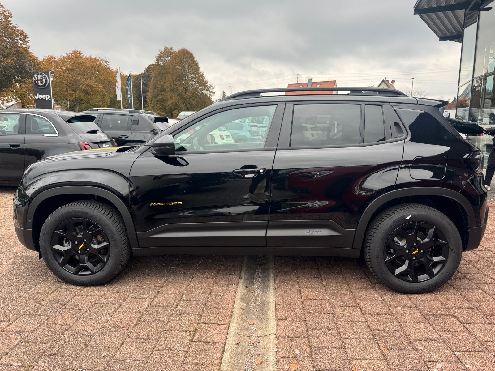 Fahrzeugabbildung Jeep AVENGER 4XE The North Face AWD Navi Kamera