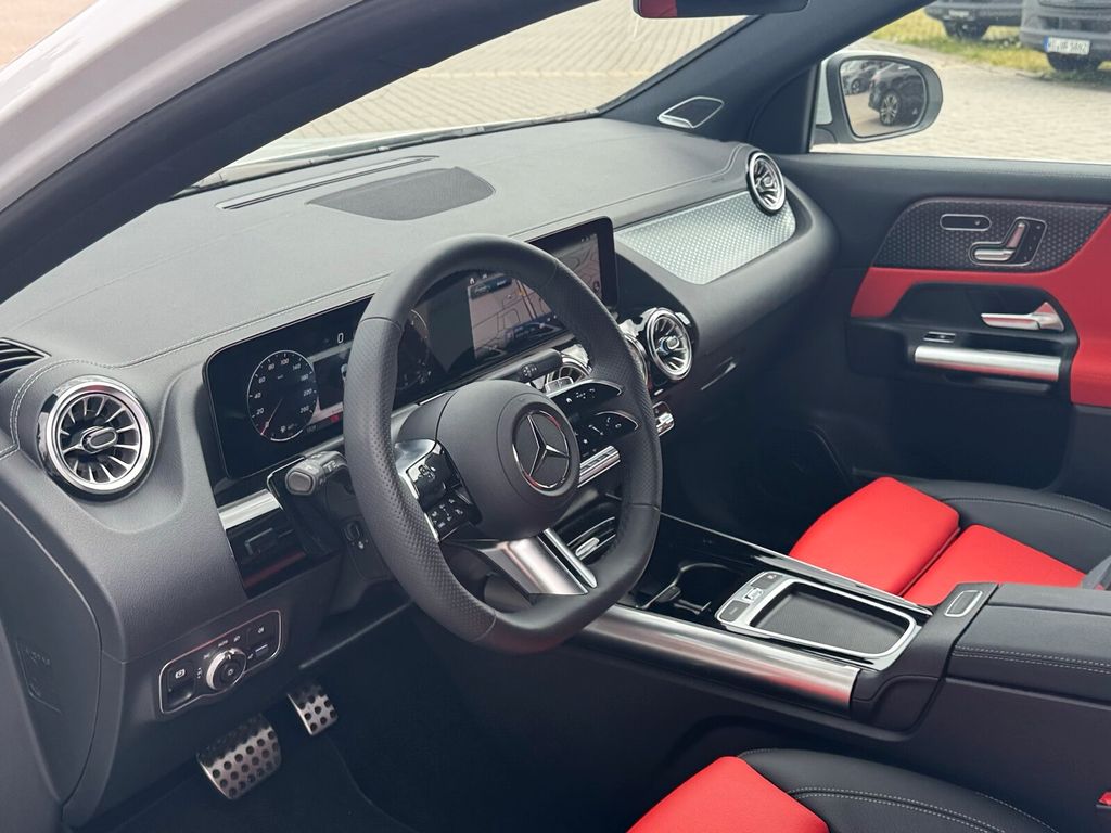 Mercedes-Benz GLA 220 d 4M AMG Premium Distro Burmester Leder