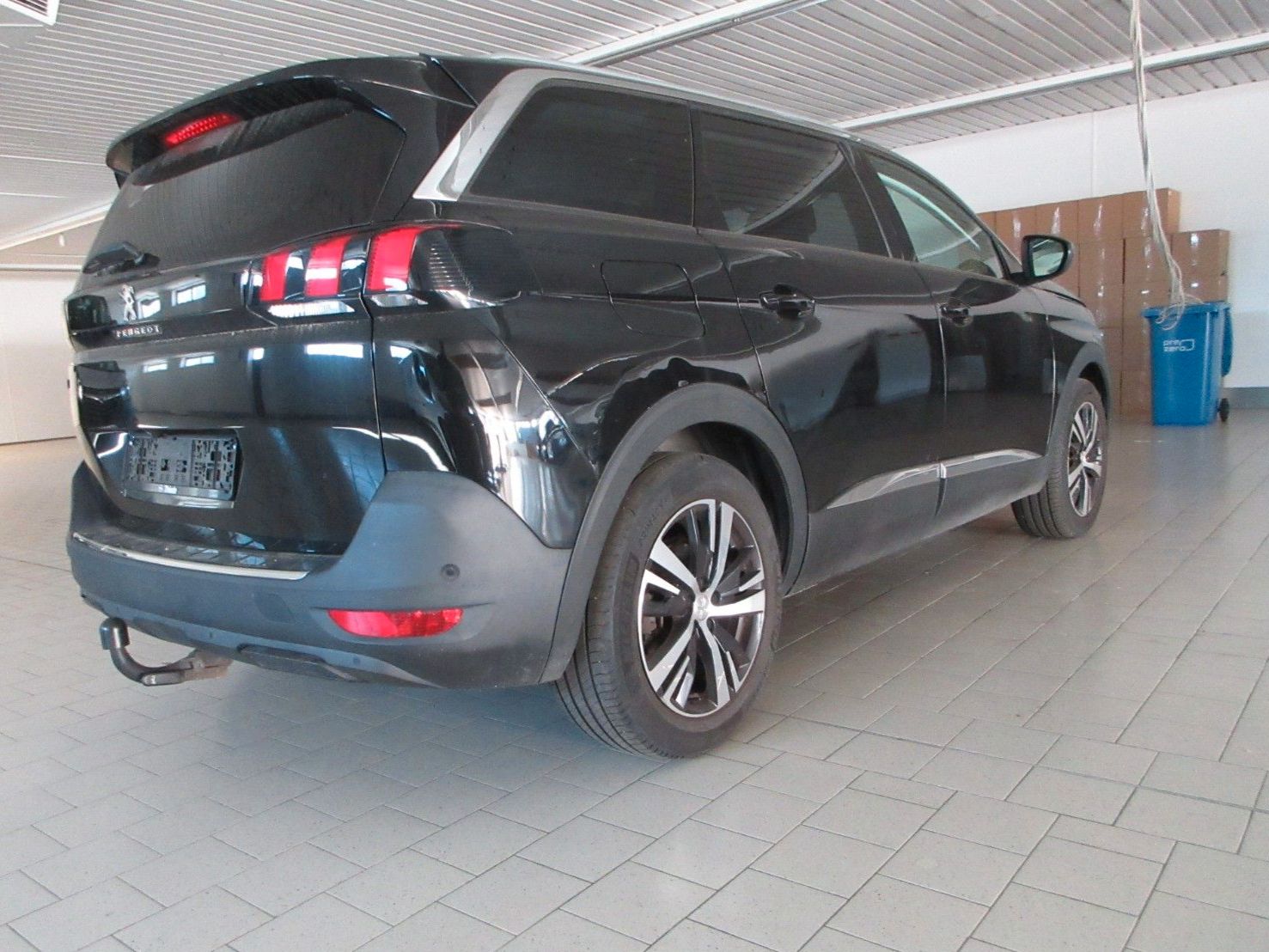 Fahrzeugabbildung Peugeot 5008 Allure 1.5D  NAVI/LEDER/PDC/R´CAM/AHK