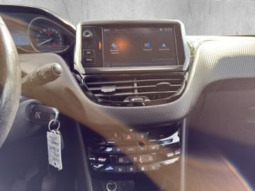 Peugeot 2008 1.2 PureTech 110 Allure Kam.+SHZ+PDC