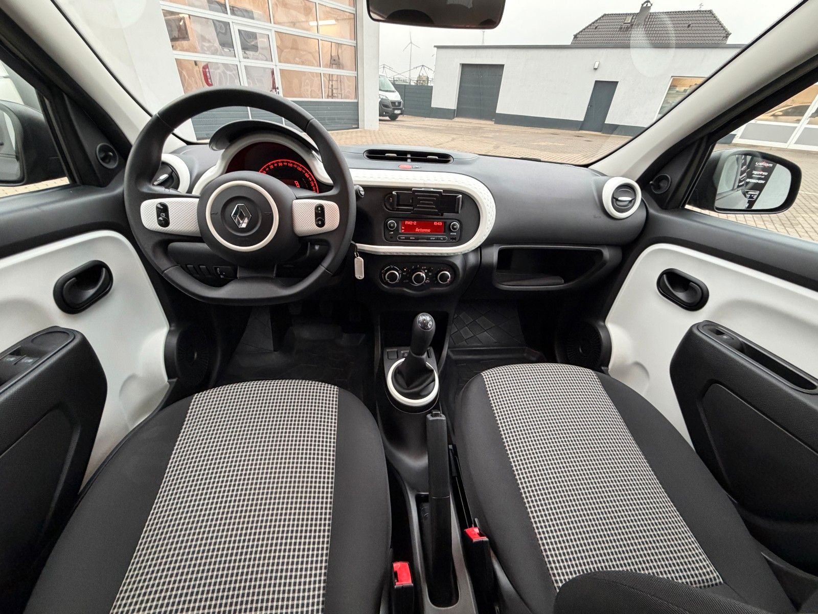 Fahrzeugabbildung Renault Twingo Life SCE 70