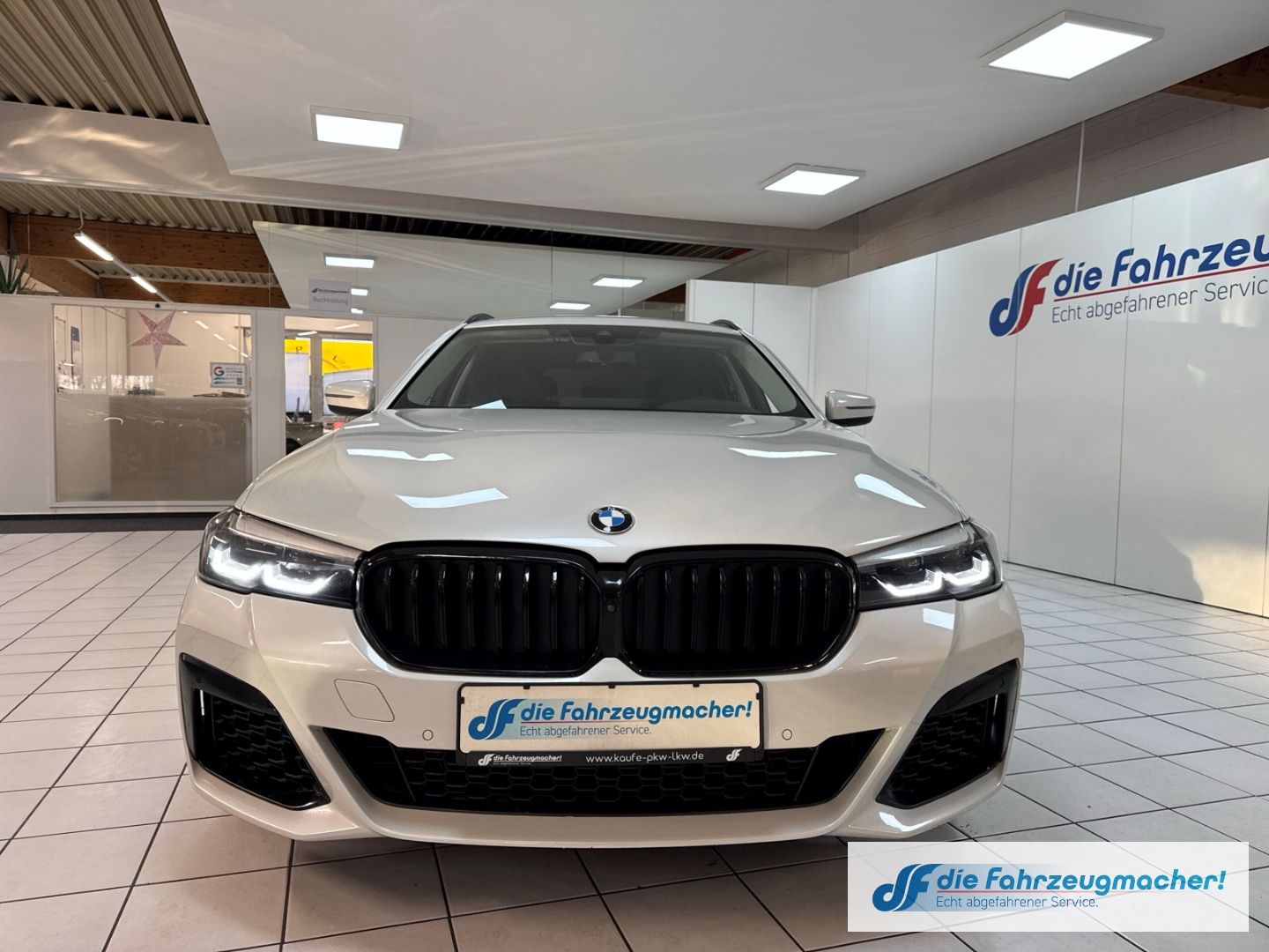 Fahrzeugabbildung BMW 530 d Touring M Paket Navi Digitales Cockpit LE