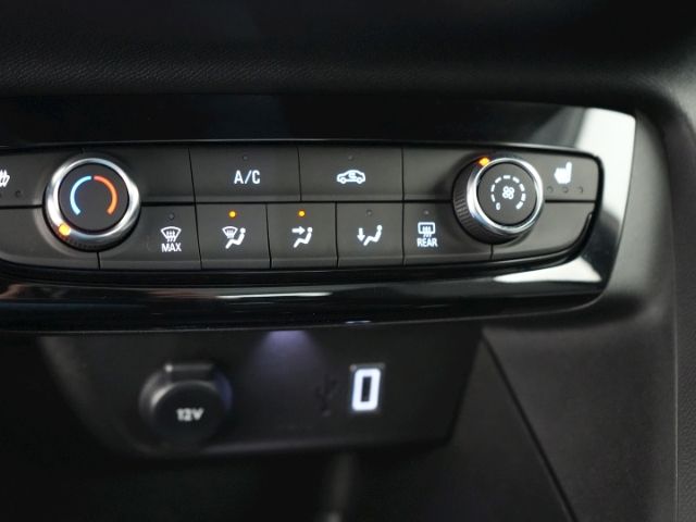Corsa F FACELIFT+RÜCKFAHRKAMERA+SITZ-/LENKRADHEI