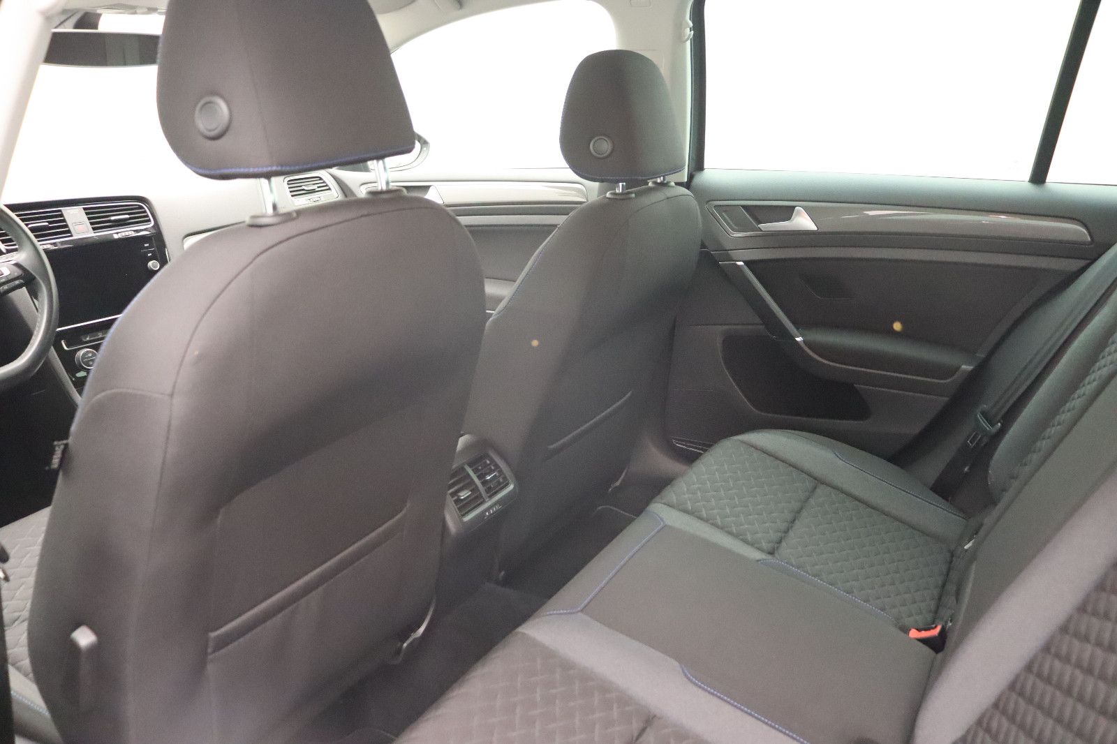 Fahrzeugabbildung Volkswagen Golf VII 1.0 Lim. Join