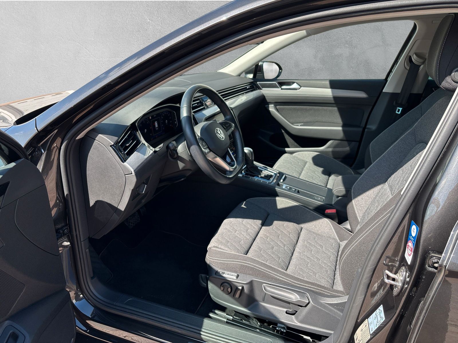 Fahrzeugabbildung Volkswagen Passat Variant Business 2.0 TDI DSG RFK App-Conn