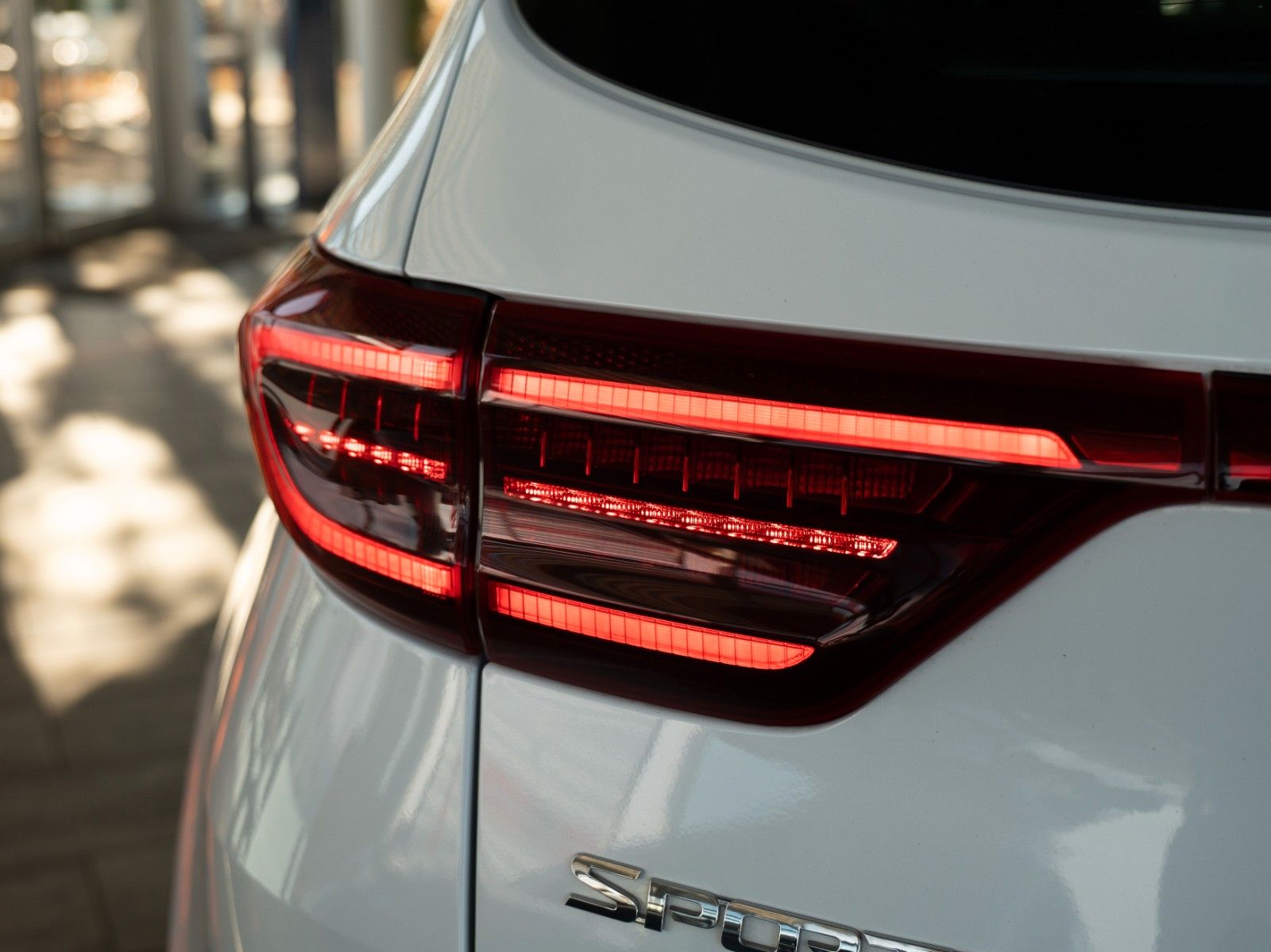 Fahrzeugabbildung Kia Sportage Platinum Edition 4WD/AHK/PANO/KAMERA