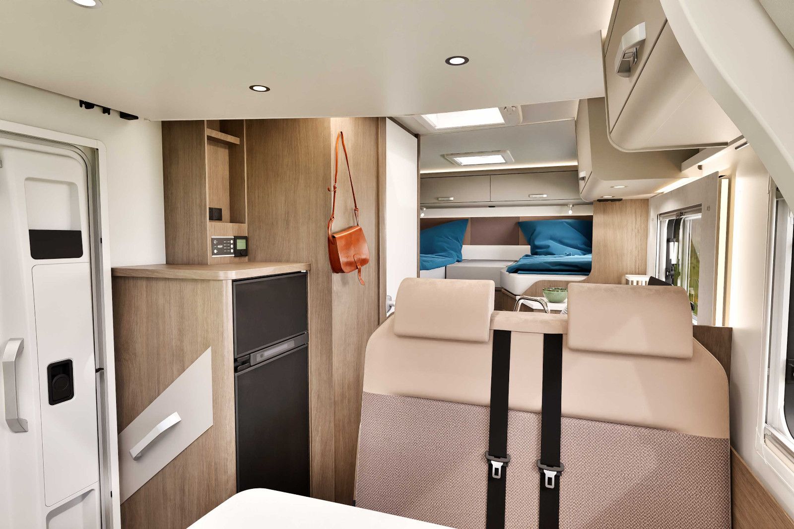 Fahrzeugabbildung Carado T338 Ed26 Ford Trail - Sie paren über 9.225€