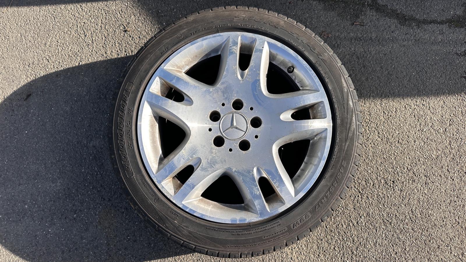 Mercedes-Benz E240 2005 — photo 42