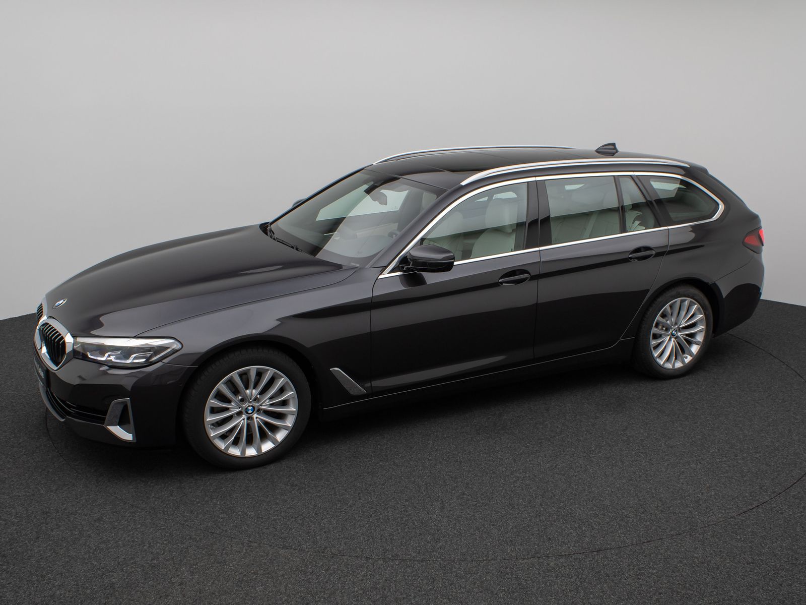 Fahrzeugabbildung BMW 520d  xD Luxury Line Panorama Kamera DAB H/K AHK