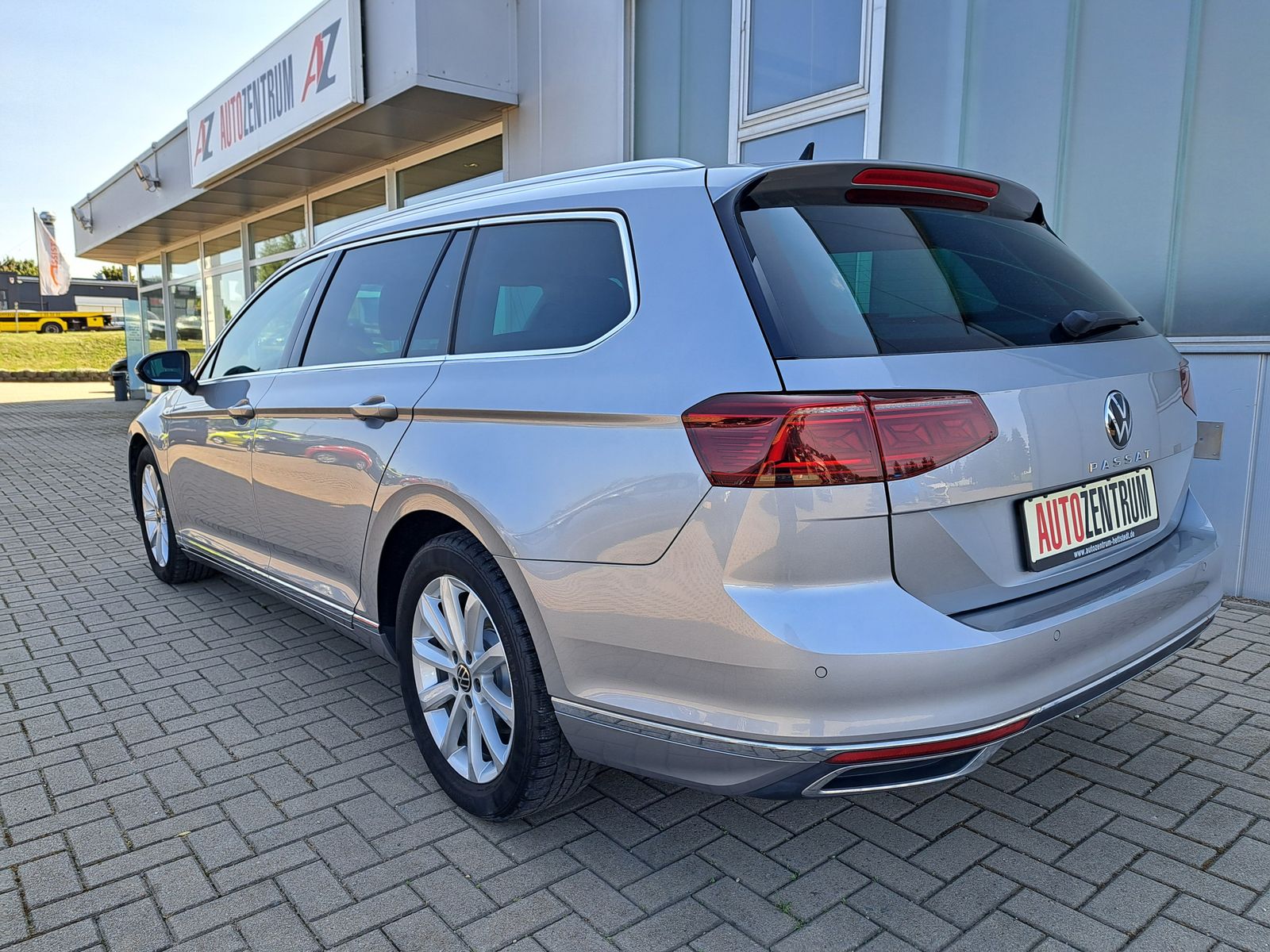 Fahrzeugabbildung Volkswagen Passat 2.0 TDI Elegance MATRIX AHK NAVI EL.HECKK
