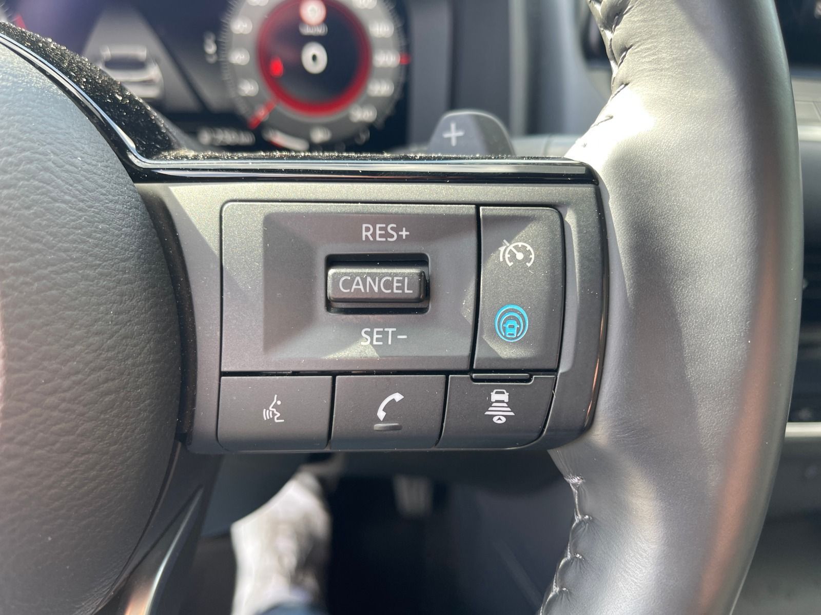 Fahrzeugabbildung Nissan Qashqai 1.3 DiG-T Tekna Automatik Navi Head Up A