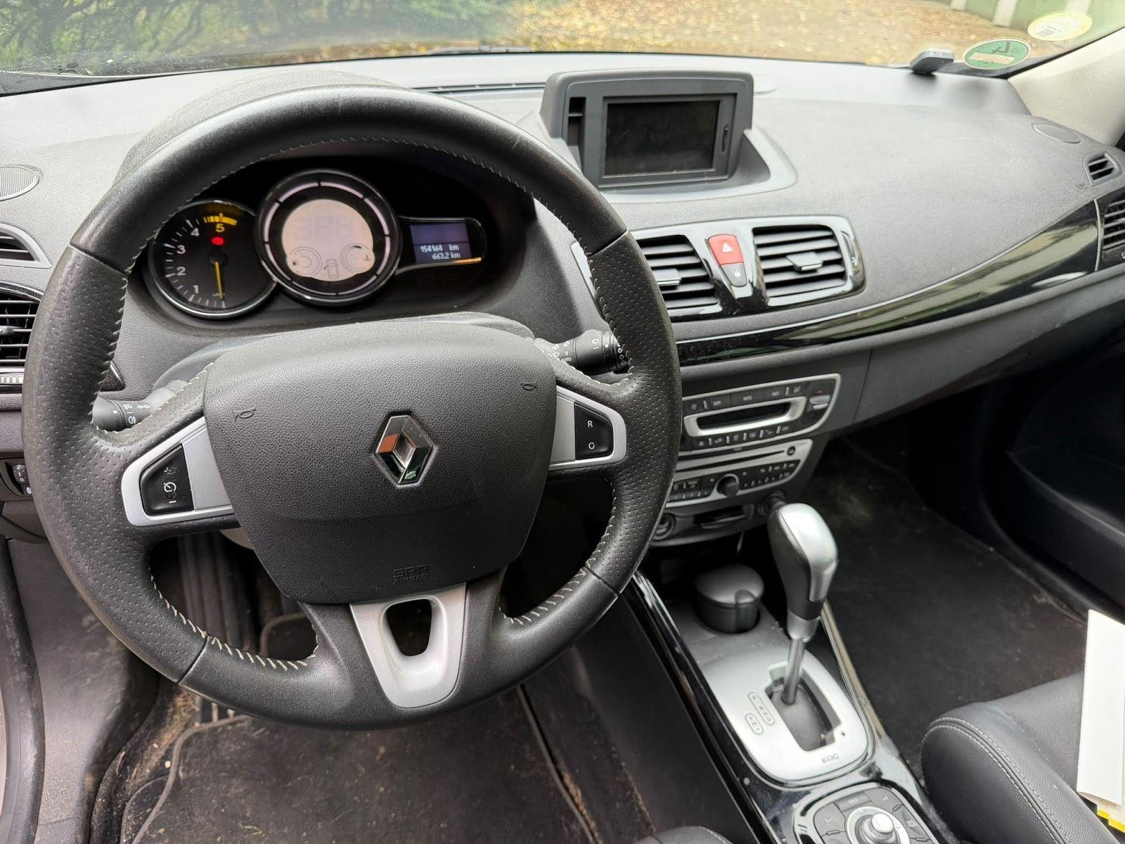 Renault Megane 2011 — photo 13
