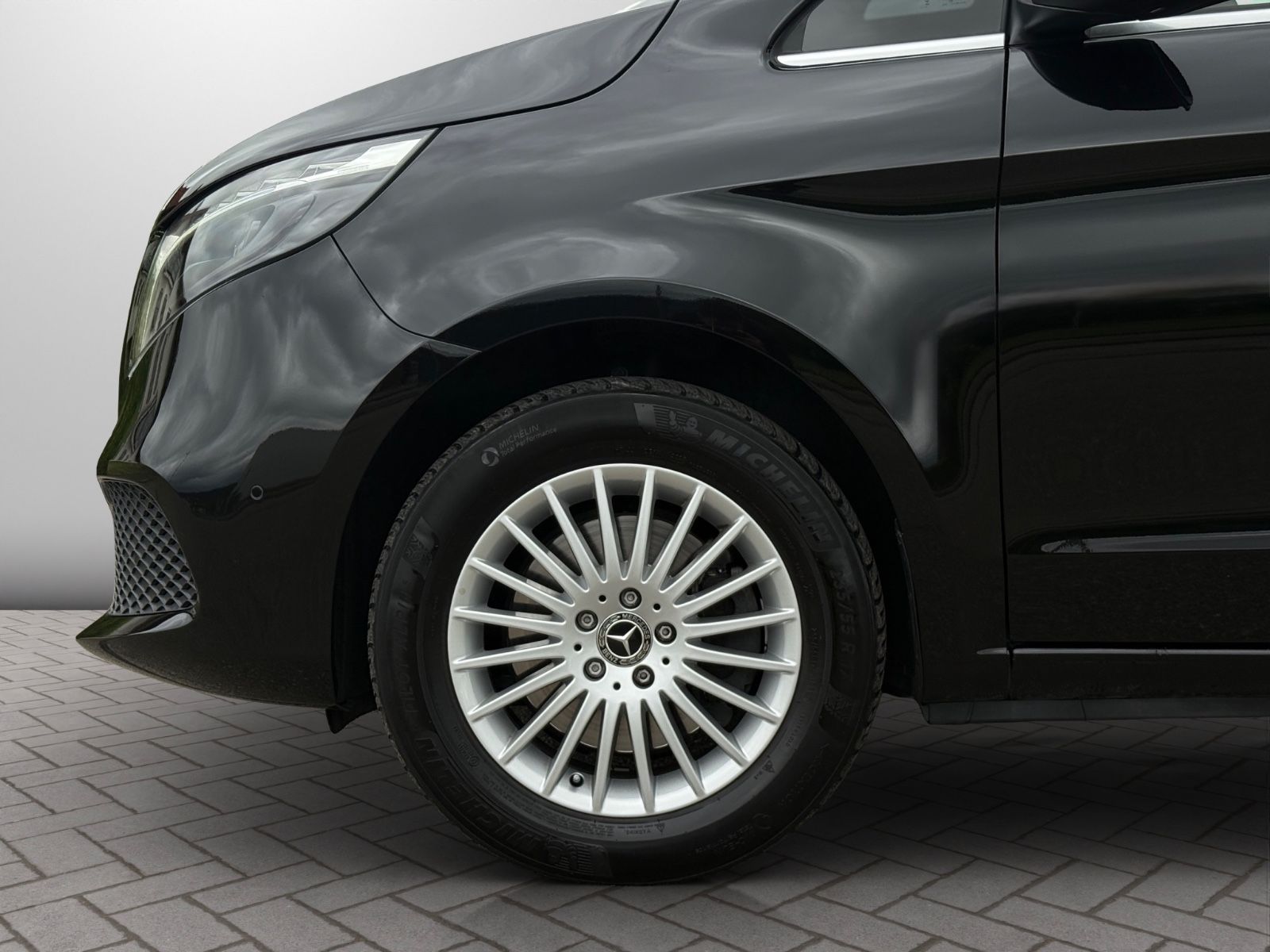 Daumennagel 22 - Mercedes-Benz V 300 d lang 4M. Avantgarde *360°CAM*AHK*DISTRON