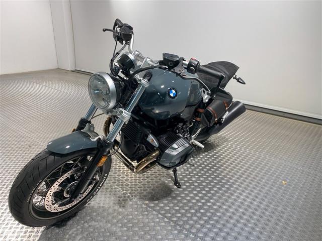 BMW R nineT Pure mit KessTech Auspuff