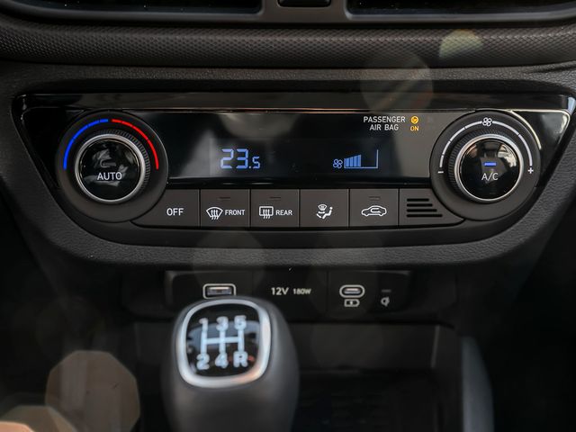 Hyundai i10 1.0 Trend Spurhalteassistent Kamera Navi