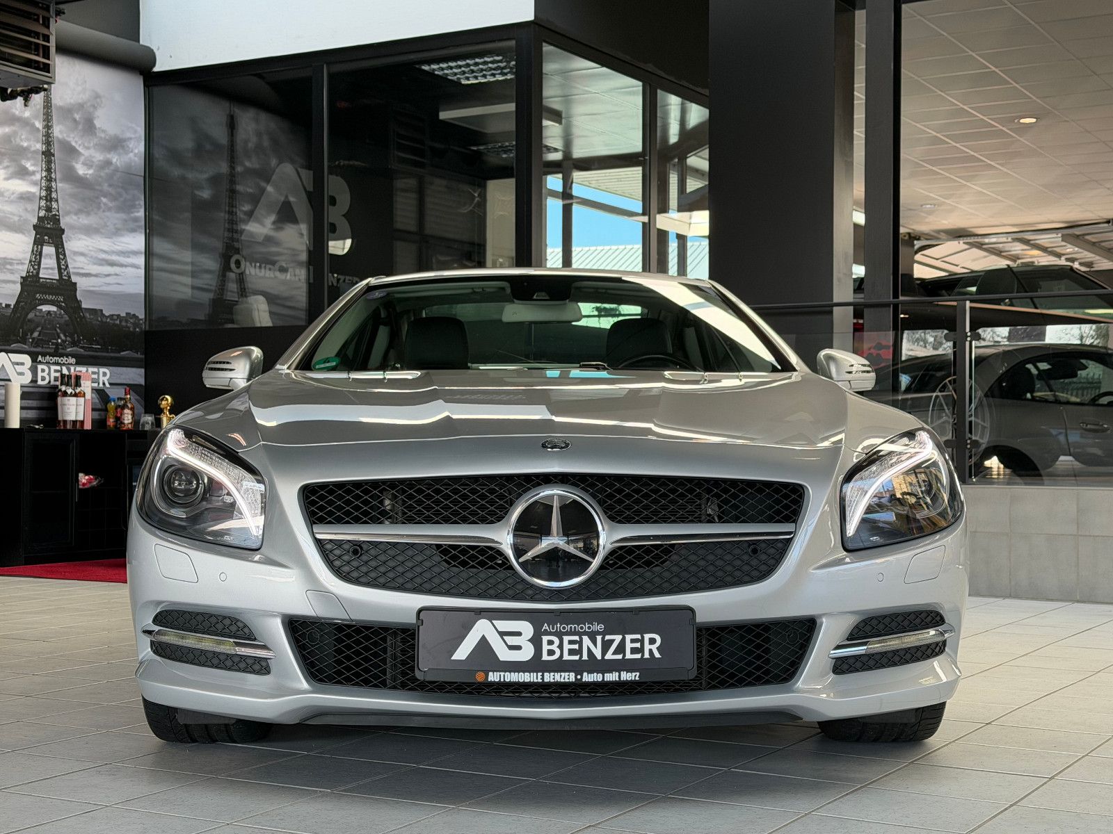 Fahrzeugabbildung Mercedes-Benz SL 350 /AMG/HARMAN-KARDON/MEMORY/T-WINKEL