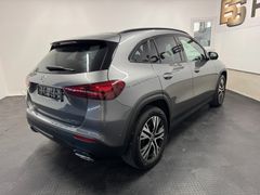 MERCEDES-BENZ GLA 220d 4M*MULTIBEAM*NIGHT*NAVI*KAMERA*OFF-ROAD MERCEDES-BENZ GLA 220d 4M*MULTIBEAM*NIGHT*NAVI*KAMERA*OFF-ROAD